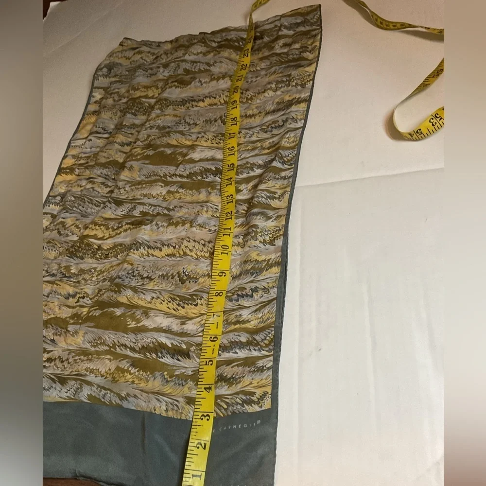 Hattie Carnegie soft Earthy tones patterned scarf